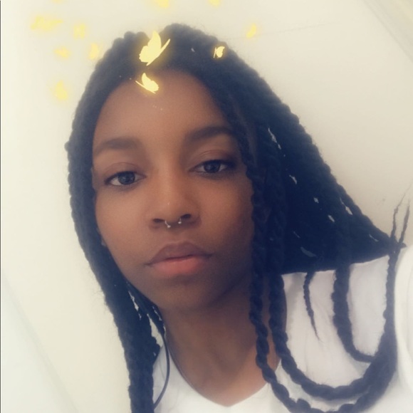 Meet your Posher, Shania - Picture 1 of 1